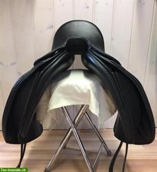 Bild 3: Butterfly Dressursattel 17&quot; zu verkaufen