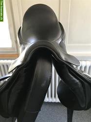 Bild 2: Dressursattel 17 Zoll, Peter Menet x Felix B&#252;hler