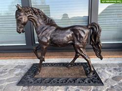Neuwertiges Bronze-Pferd zu verkaufen