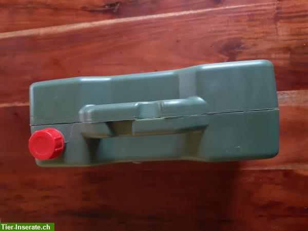 Bild 2: Kleinmetall Futter-Wasser-Kanister Petbox