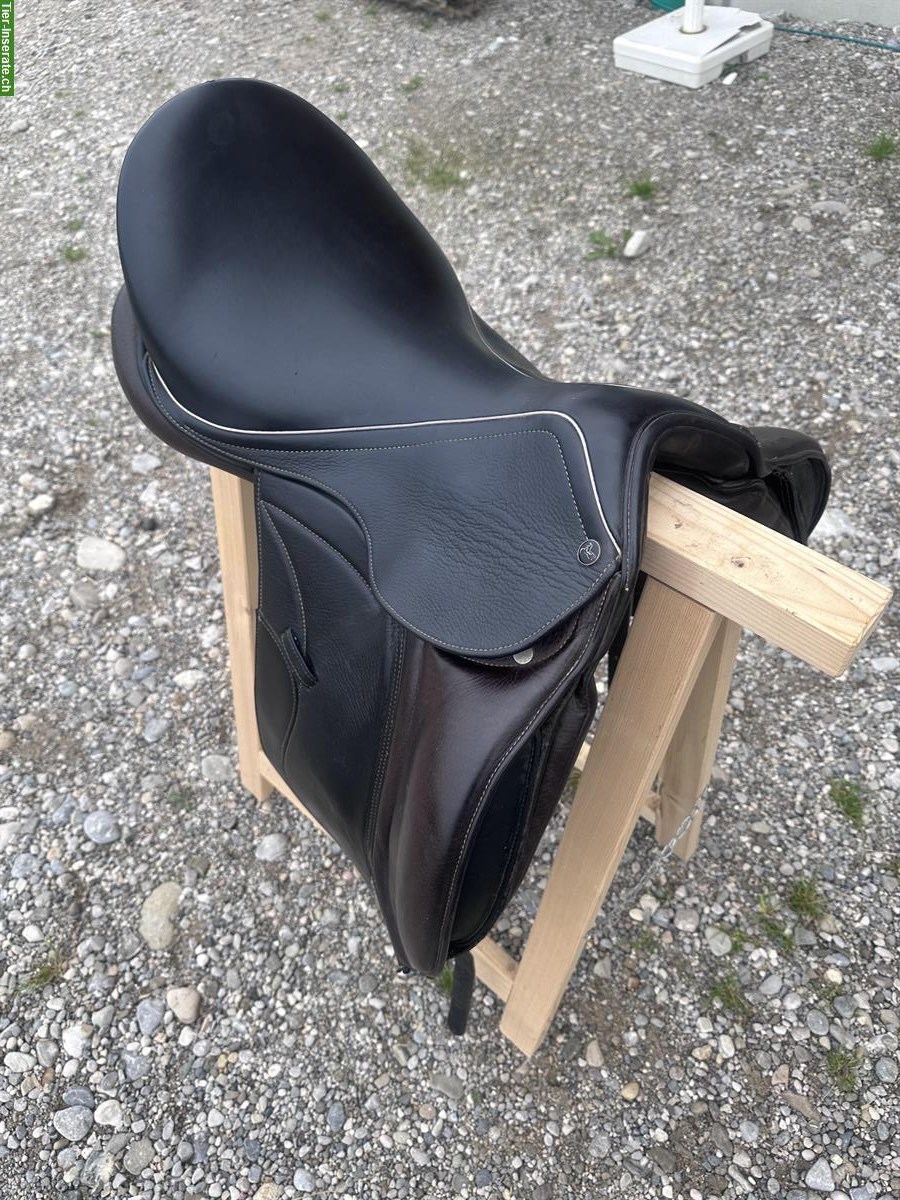 Bild 2: Maxflex Dressursattel 17,5 Zoll zu verkaufen