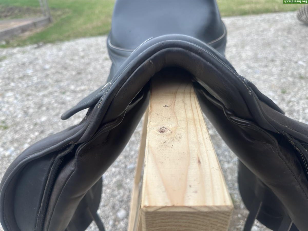 Bild 6: Maxflex Dressursattel 17,5 Zoll zu verkaufen