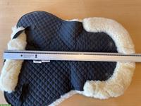 Lammfell Schabracke für Spring- oder Dressursättel