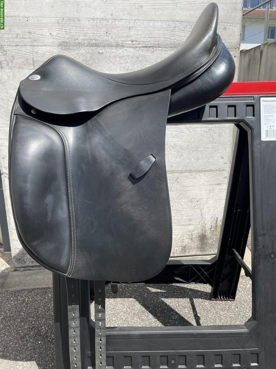 Bild 2: Equinomic Dressursattel zu verkaufen, 17.5 Zoll