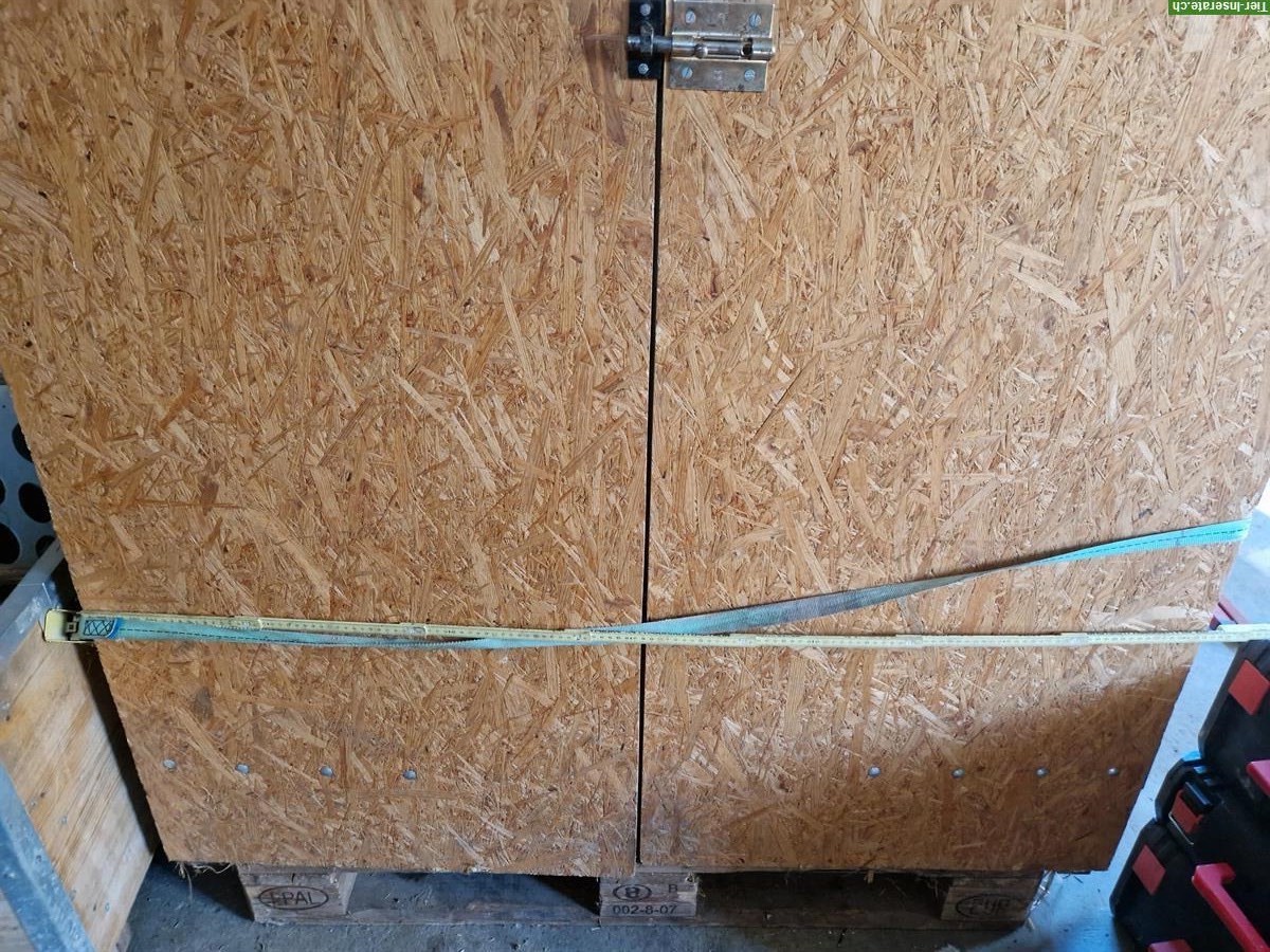 Bild 3: Robuster, grosser Sattelschrank zu verkaufen
