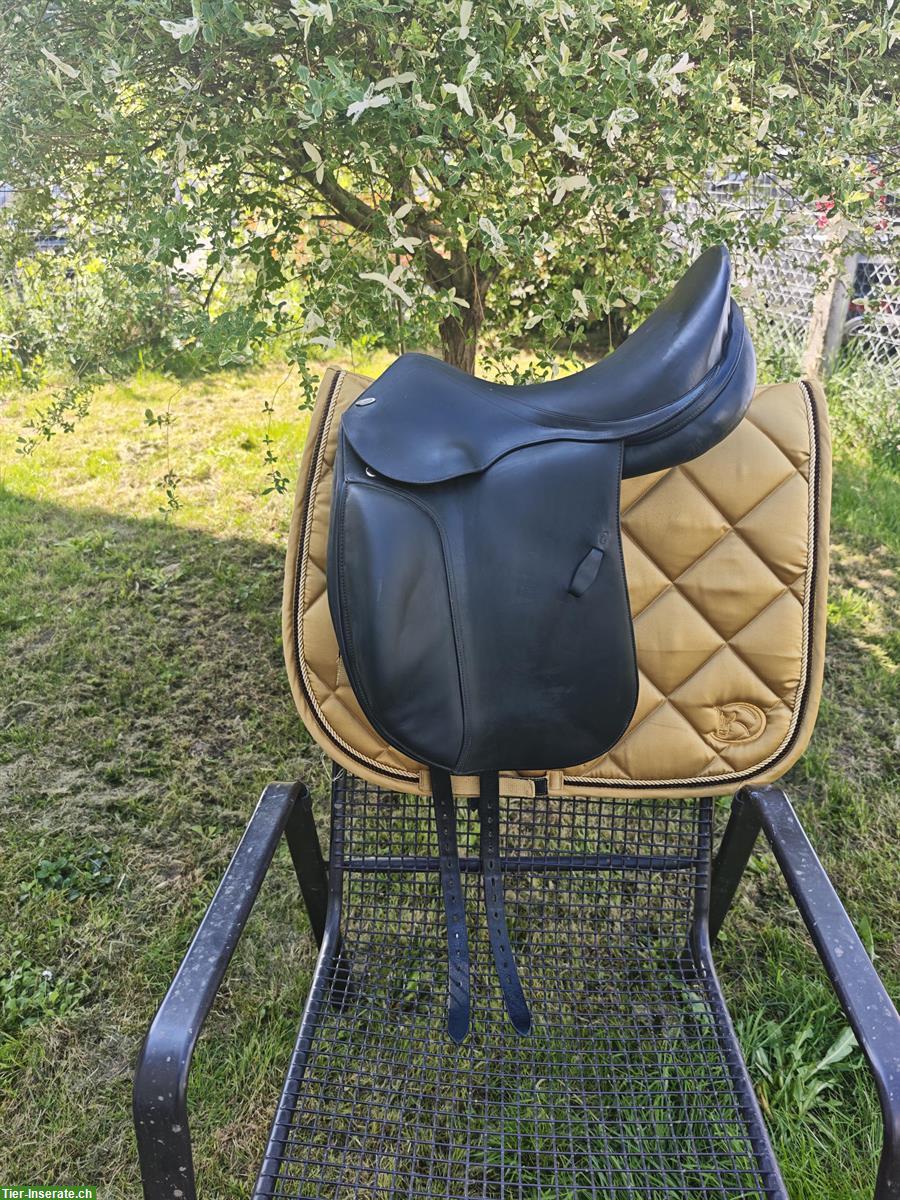 Equinomic Dressursattel 17,5 Zoll, Monoblatt, KW 27 28 29