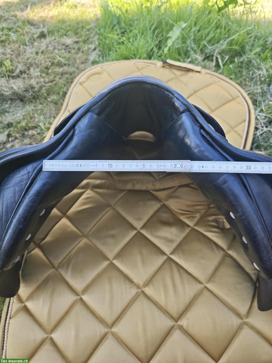 Bild 6: Peter Menet Dressursattel 17,5 Zoll, Mittlere Kammer Sattel
