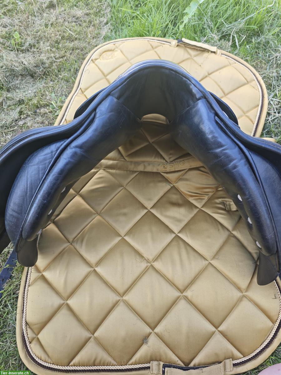 Bild 8: Peter Menet Dressursattel 17,5 Zoll, Mittlere Kammer Sattel