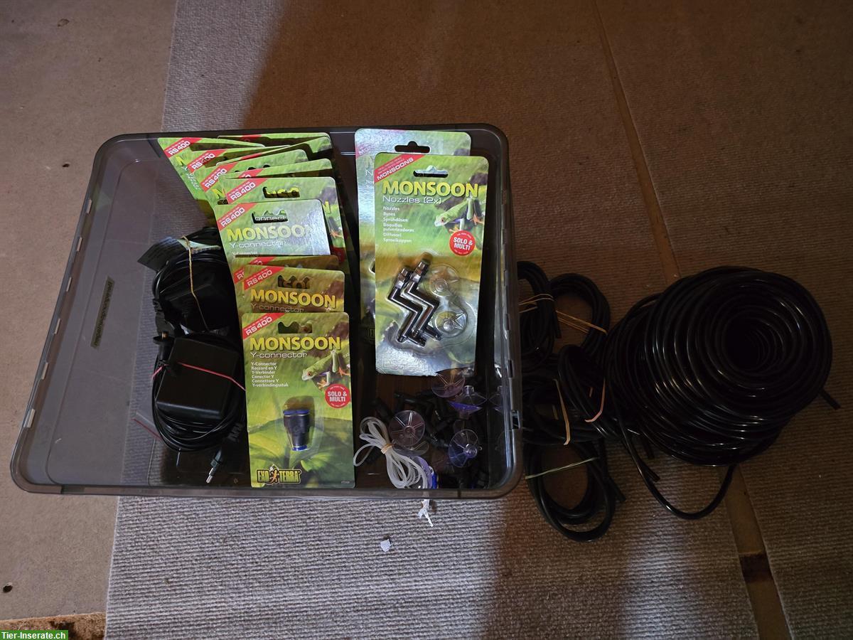 Bild 2: Exo Terra Monsoon Solo und diverses Zubehör