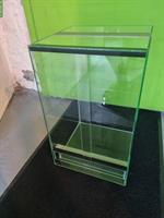 NEU: 2x Glasterrarium 30x30x50cm abzugeben