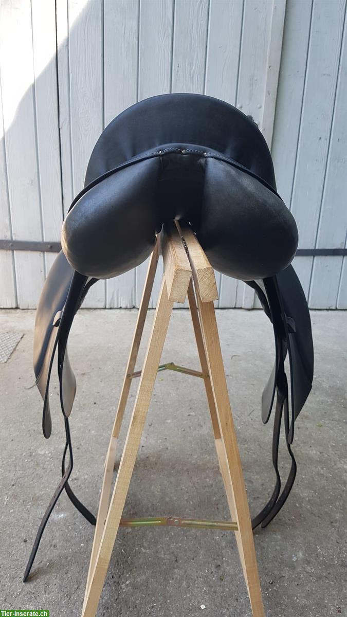 Bild 3: Dressursattel Equinomic, Sitzgrösse 17 Zoll