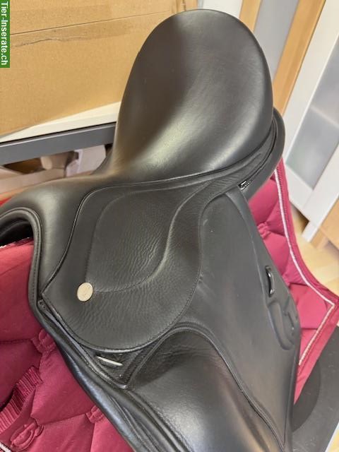 Bild 2: Ikonic Dressursattel Evolution, schwarz DEV04