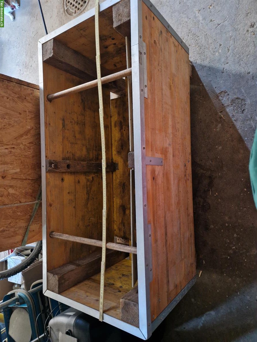 Bild 2: Heukiste mit Fressgitter