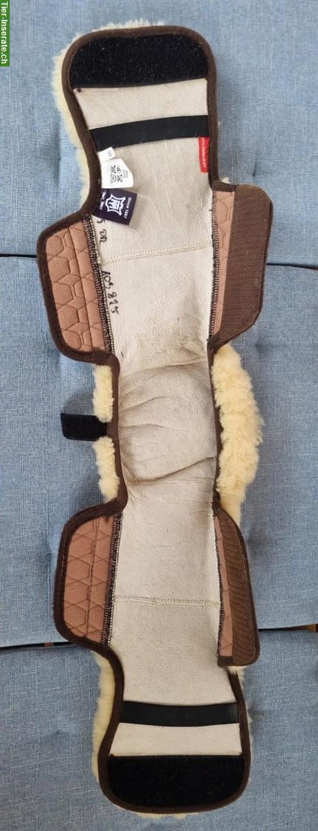 Bild 2: Mattes Lammfell Sattel Kurzgurt 65cm