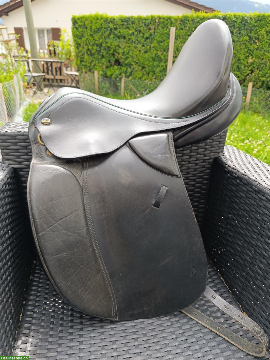 Nomad Cloud Dressursattel 18 Zoll, schwarz