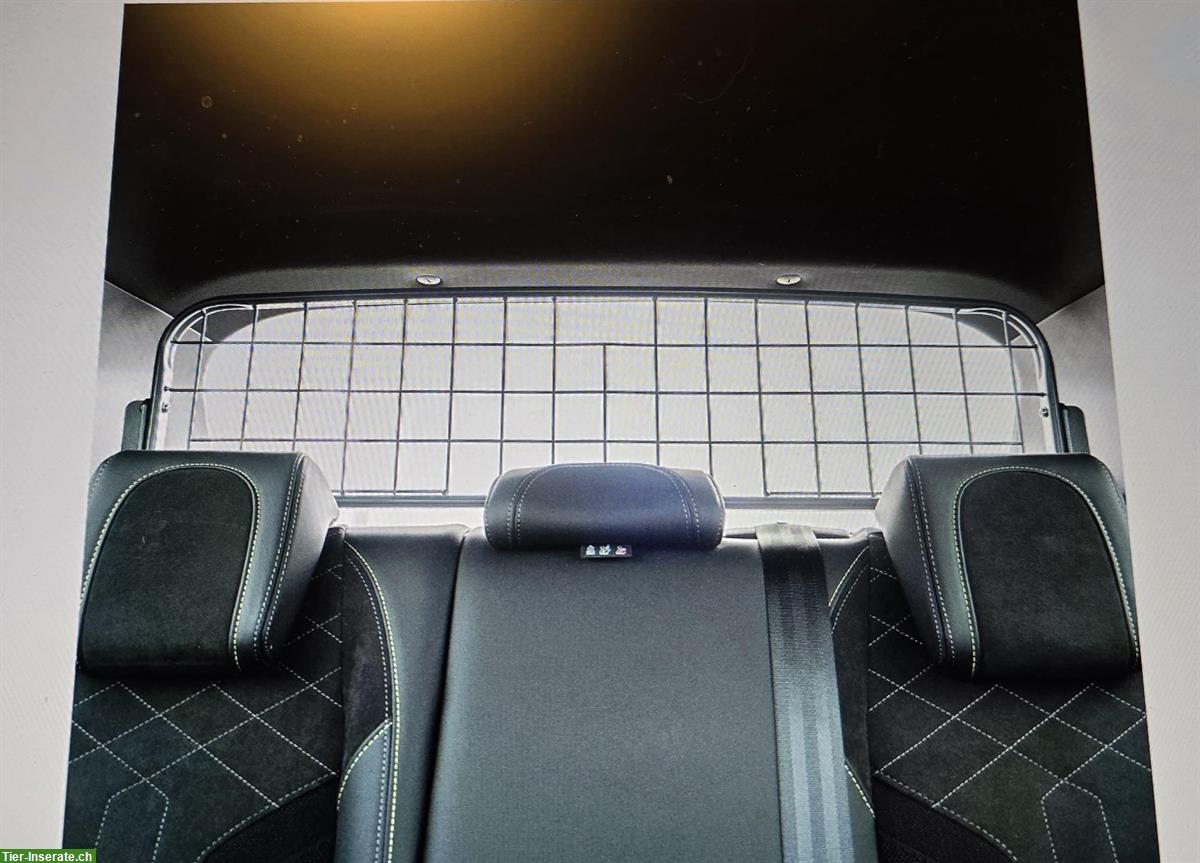 Bild 3: Hochwertiges Hundegitter für PEUGEOT 2008 von TRAVALL.CH