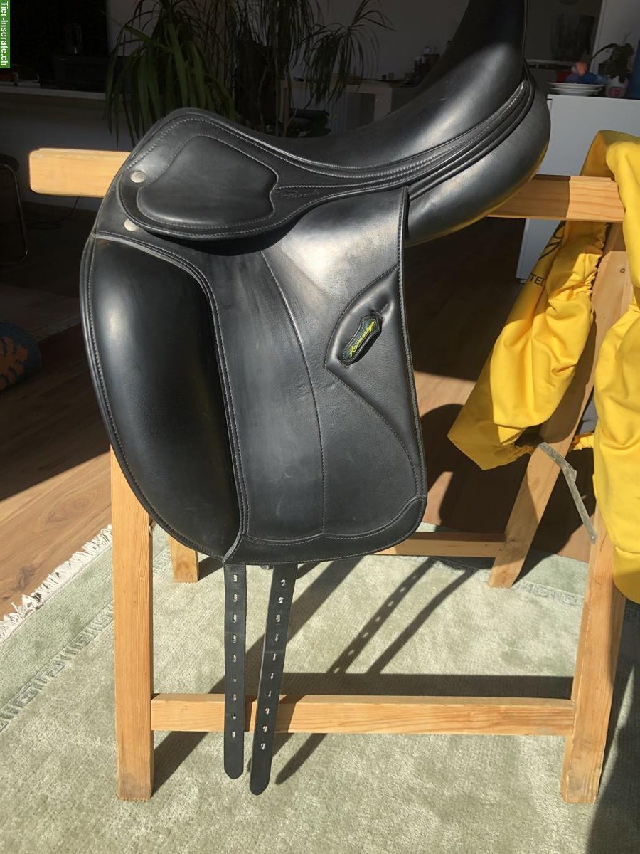 Neuwertigen Dressursattel Amerigo Pinerolo 17 Zoll