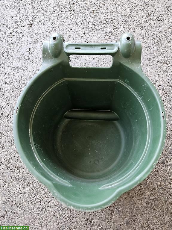 Bild 2: Futtertrog HangOn rund 8 Liter zu verkaufen