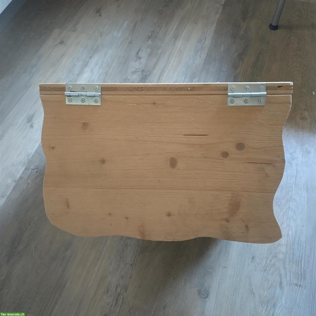 Bild 4: Kleintier Heuraufe aus Holz mit Dach zum aufklappen