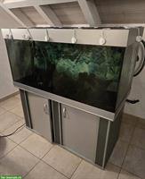 Aquarium 130x60x60cm mit Möbel und Abdeckung, sowie Licht