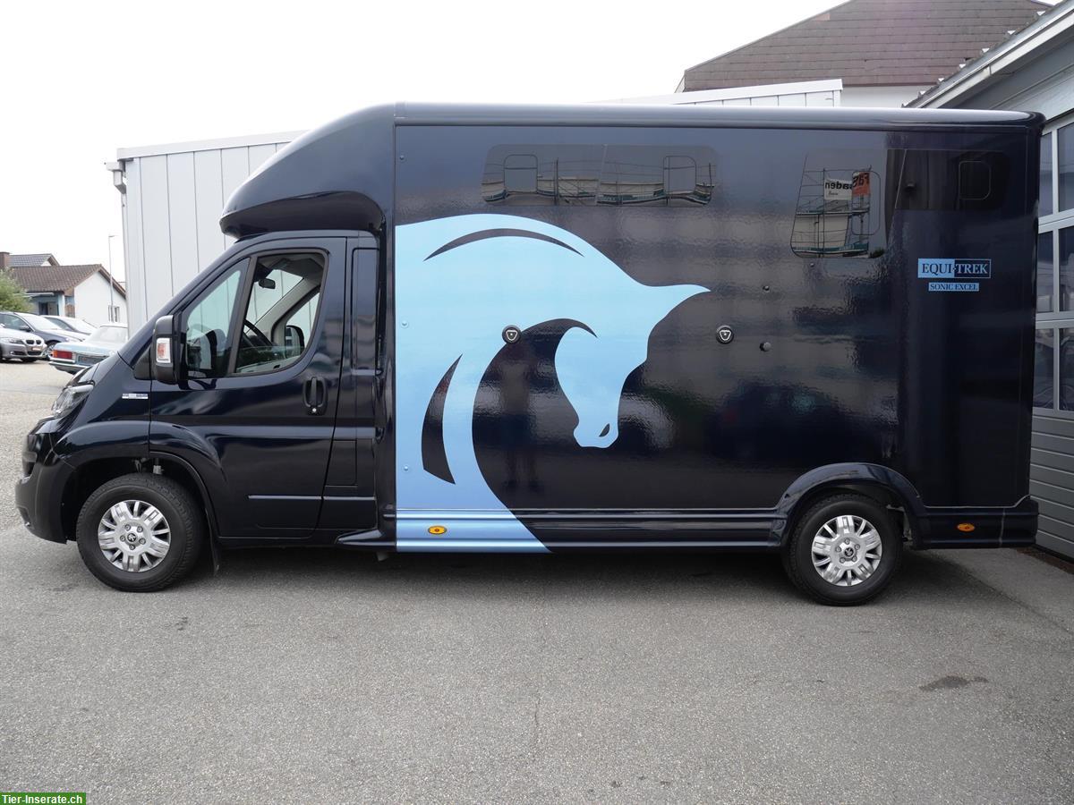 Bild 2: Selbstfahrer für Equi-Trek Sonic Pferdetransporter