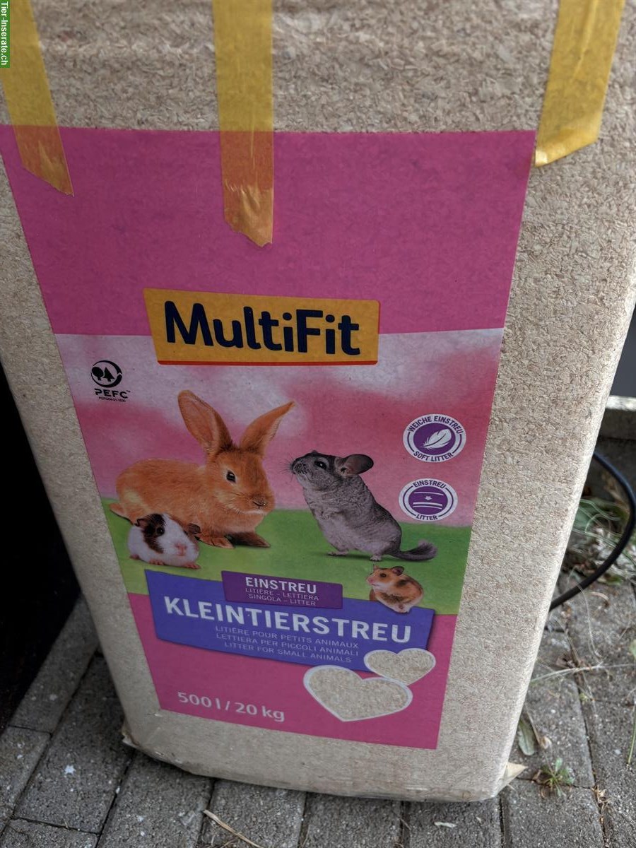 MultiFit Kleintierstreu + Hanf-Einstreu gratis abzugeben