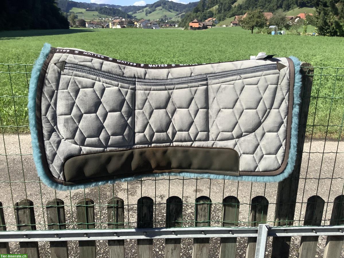 Bild 2: Neuwertiges Westernpad Mattes Square L zu verkaufen