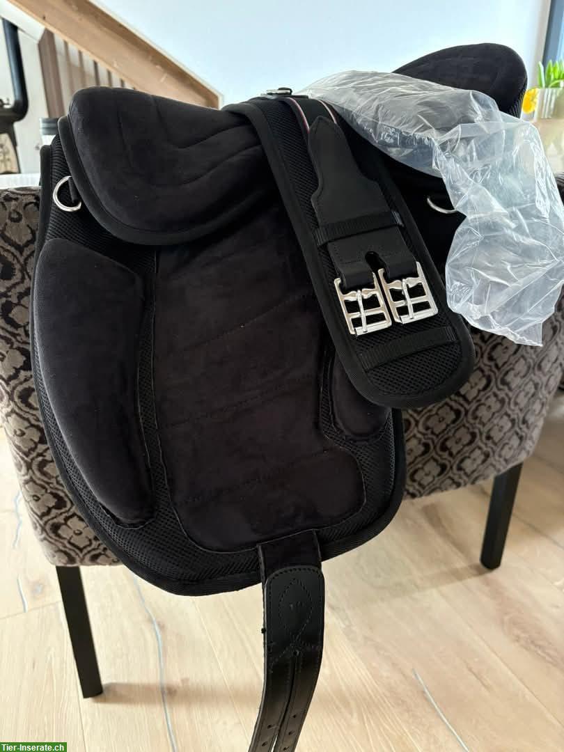 Neues Reitkissen 18 Zoll mit Zubehör