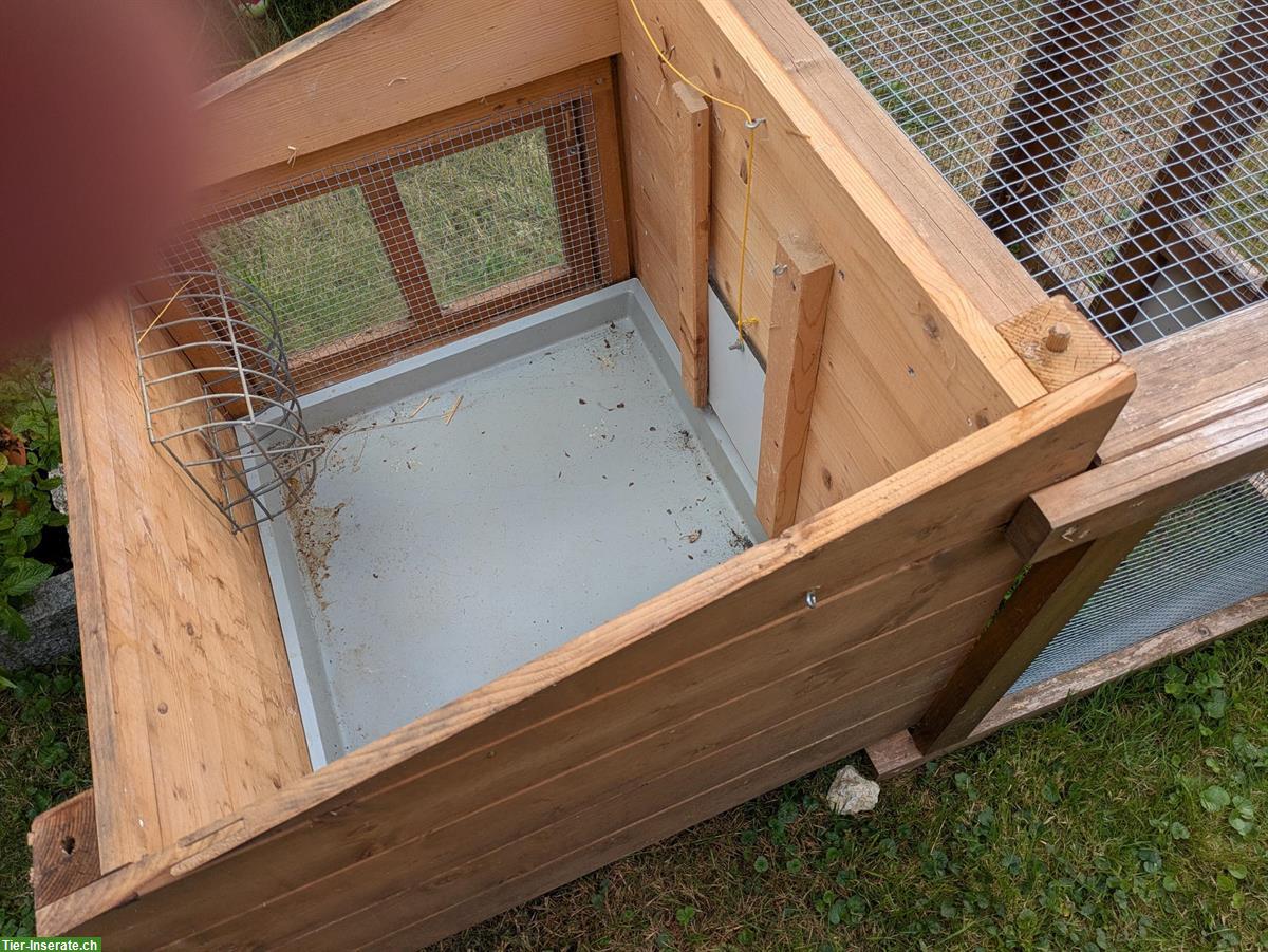 Bild 2: Kleintierstall aus Schweizer Schreinerei, winterfest und robust