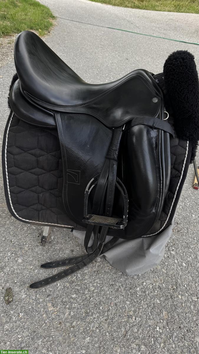Dressursattel Luc Childeric, 17.5 Zoll, zu verkaufen