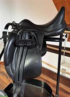 Prestige Dressursattel D2 K 17 Zoll Lux Leder, mit Zubehör