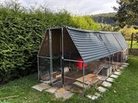 Voliere mit Dach und Zubehör zu verkaufen
