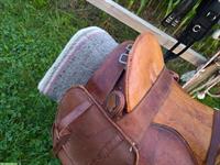 Satteltaschen aus festem Leder zu verkaufen