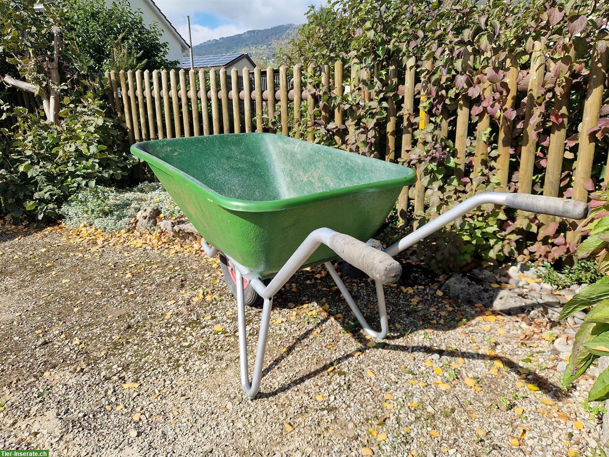 Bild 2: Grüne Kunststoffkarette 180 Liter, Zustand wie neu!