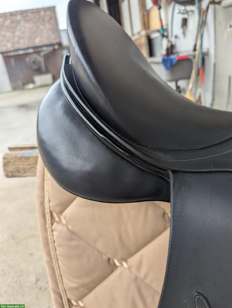 Bild 3: Passier Dressursattel Sirius 17 Zoll mit Lacknähten