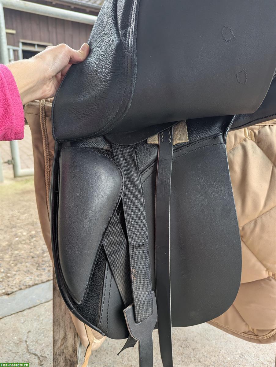 Bild 5: Passier Dressursattel Sirius 17 Zoll mit Lacknähten