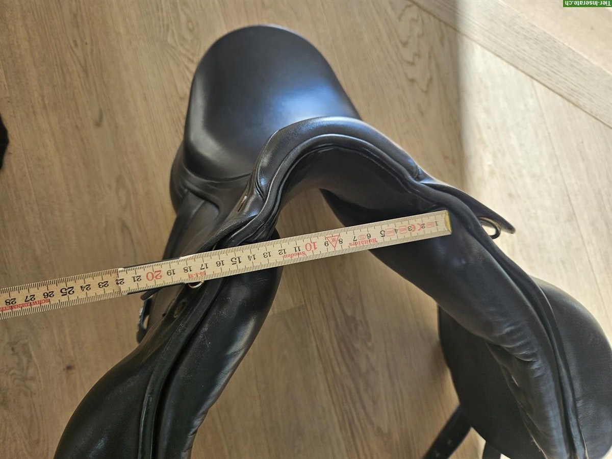 Bild 2: P.A. Spirig Dressursattel 17.5 Zoll zu verkaufen