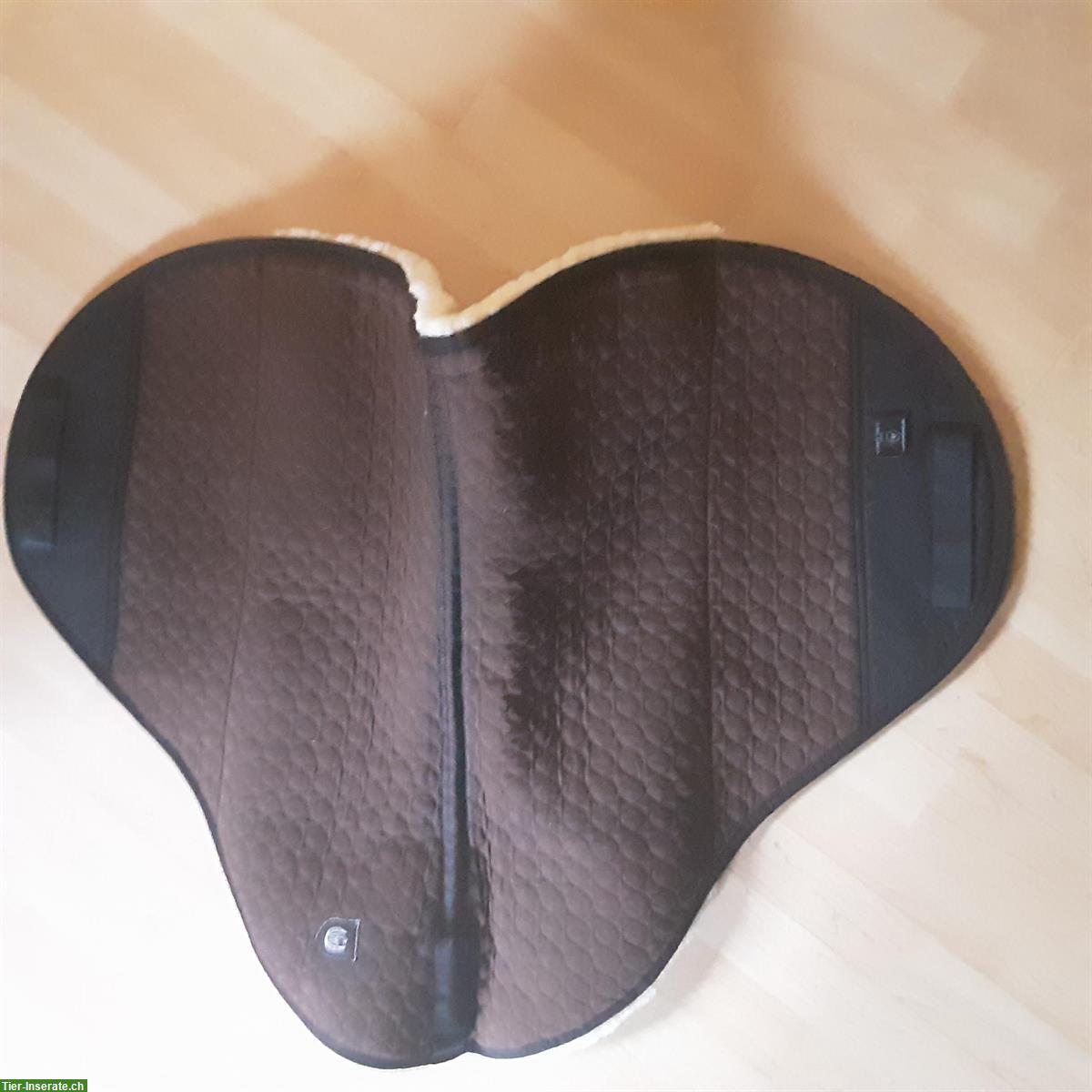 Bild 2: Christ Lammfell-Schabracke in neuwertigem Zustand