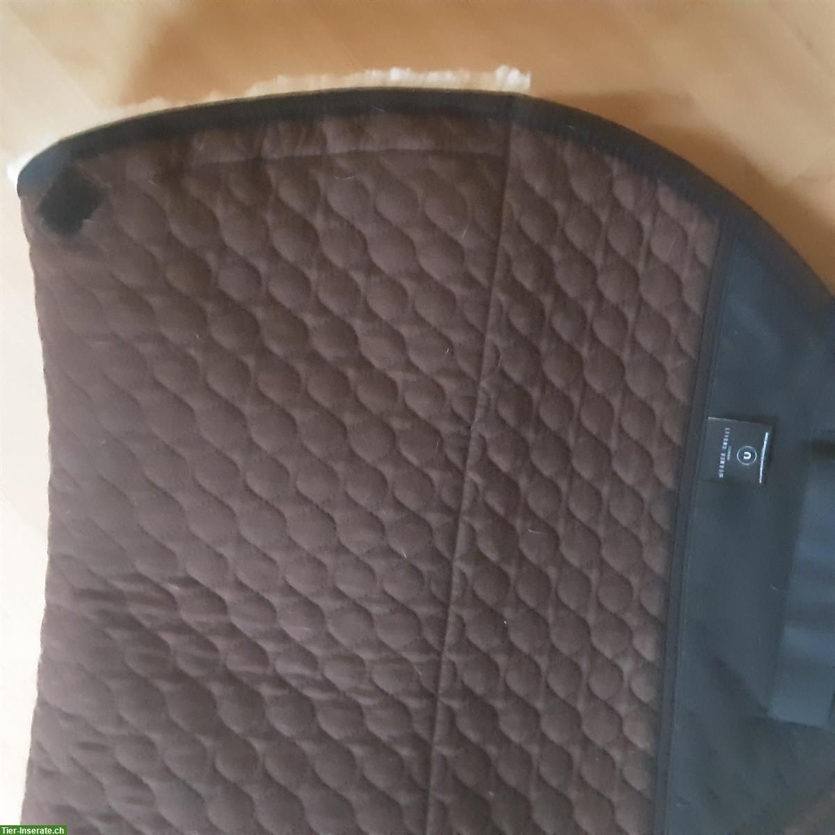 Bild 3: Christ Lammfell-Schabracke in neuwertigem Zustand