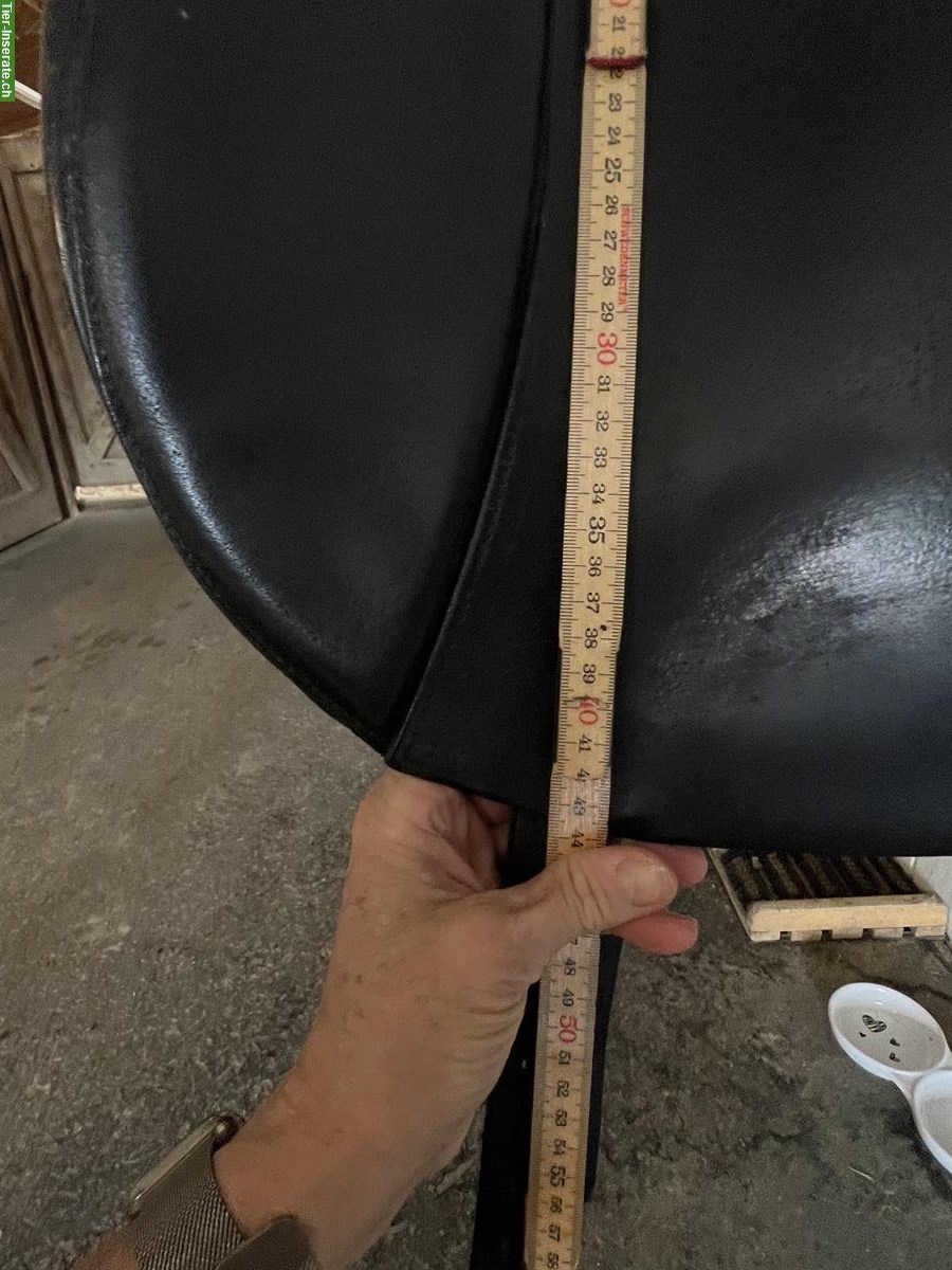 Bild 3: Röösli Dressursattel (schwarz) 17 Zoll zu verkaufen