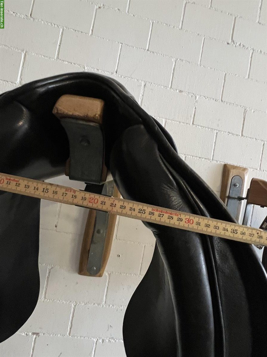 Bild 5: Röösli Dressursattel (schwarz) 17 Zoll zu verkaufen
