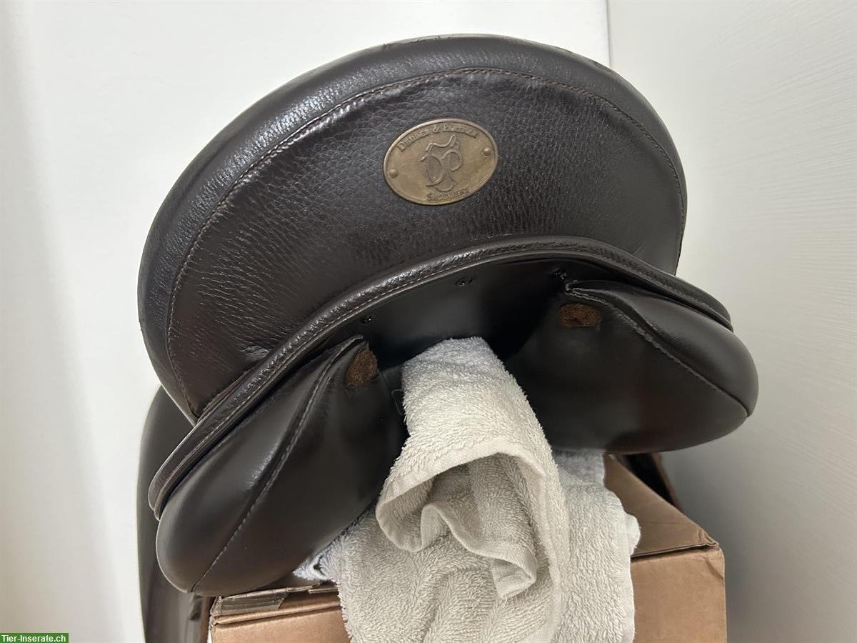 Bild 2: Deuber & Partner Dressursattel 17 Zoll, verstellbare Kammer