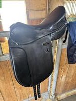 MISS Dressursättel 17.5 Zoll, schwarz