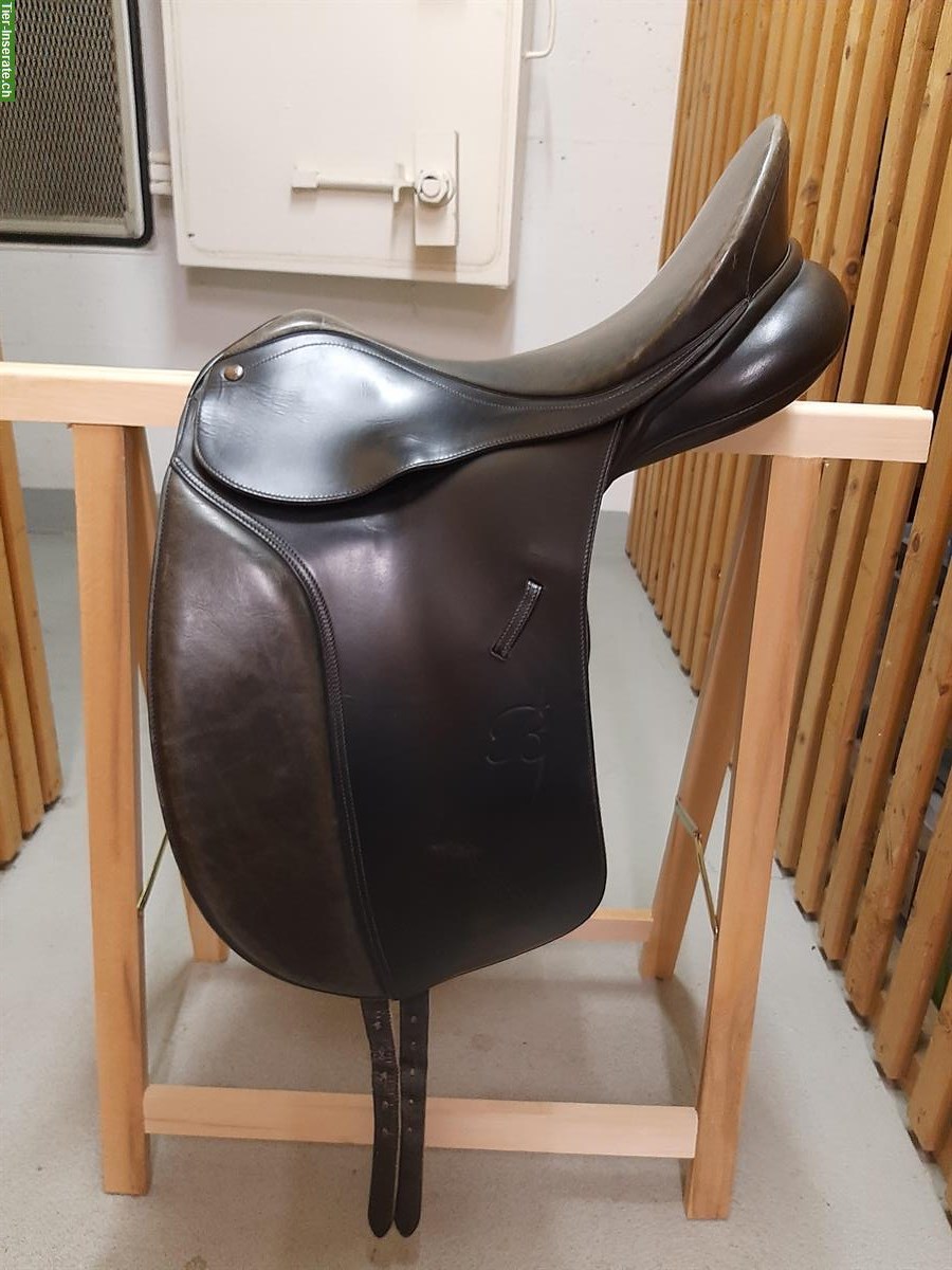Bates Caprilli Dressursattel 17 Zoll zu verkaufen