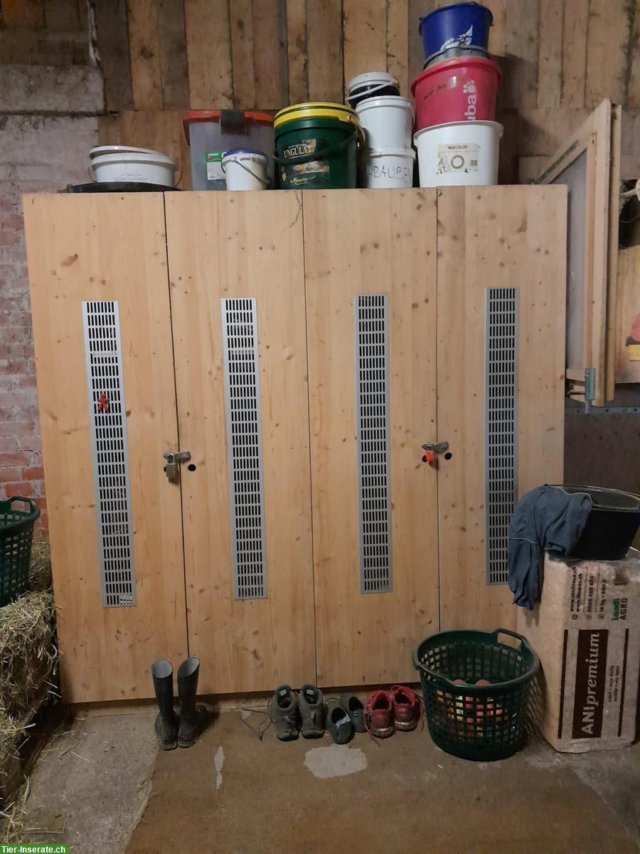 Bild 4: Stallauflösung: Stallzubehör & Weidezaunmaterial, teils gratis