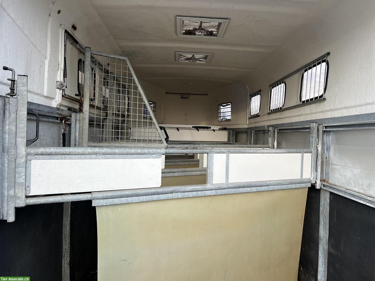 Bild 2: Weijer Pferdeanhänger mit begehbarer Sattelkammer