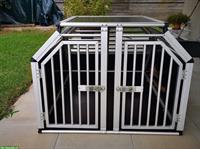 Doppelhundebox aus Alu mit Fluchttür zu verkaufen