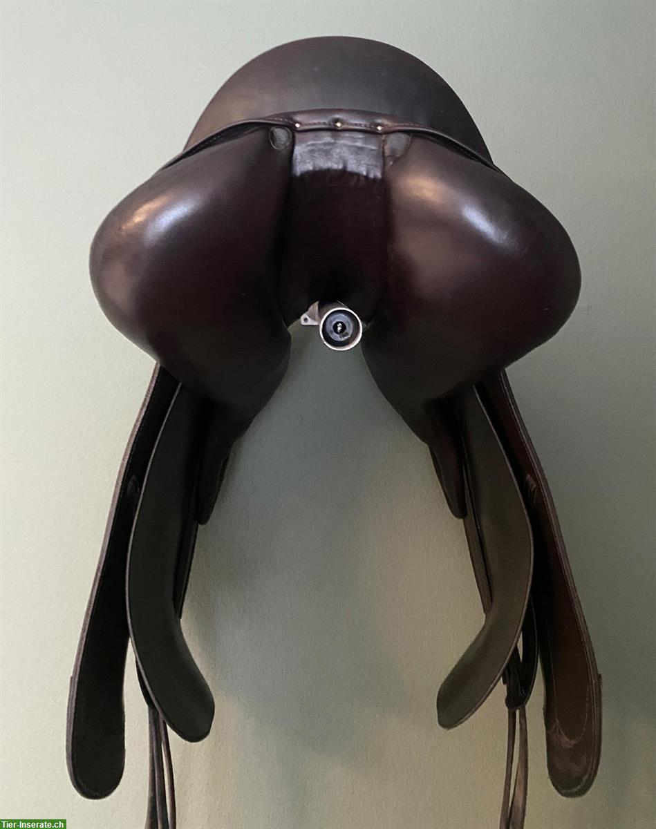 Bild 2: Dressursattel Peter Menet 17.5 Zoll, dunkelbraun