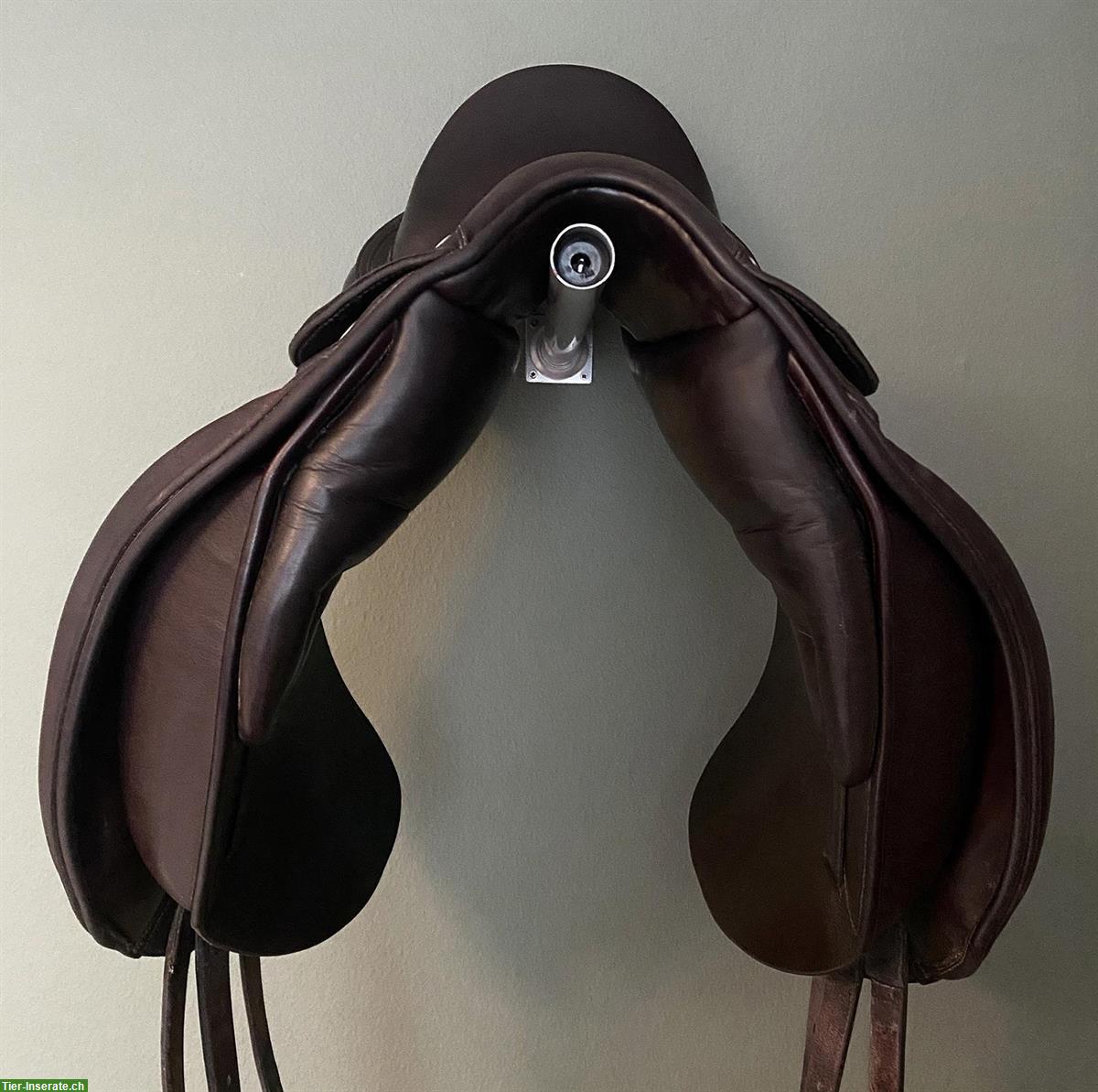 Bild 6: Dressursattel Peter Menet 17.5 Zoll, dunkelbraun