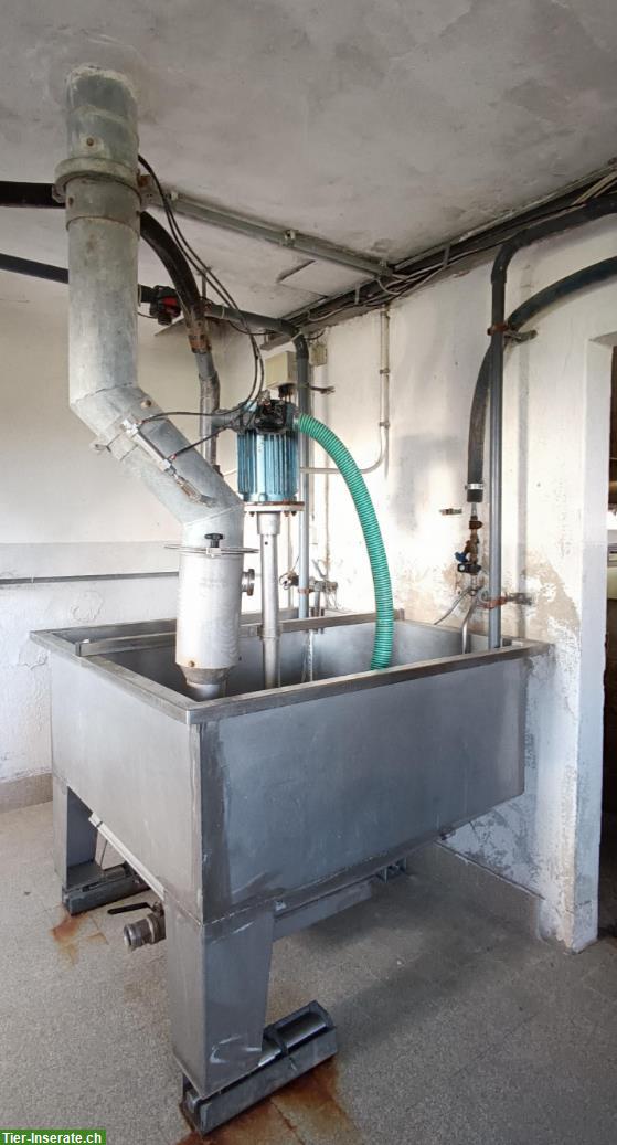 Bild 2: Schweinemast Fütterungsanlage inkl. Wasserversorgung